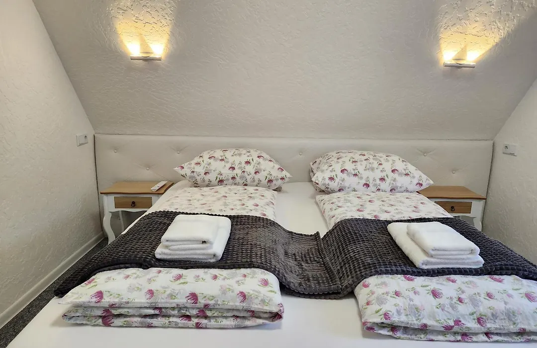 Bed And Breakfast Am Knittenberg-1